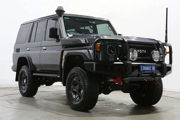 2025 Toyota Landcruiser GXL GDJL76R