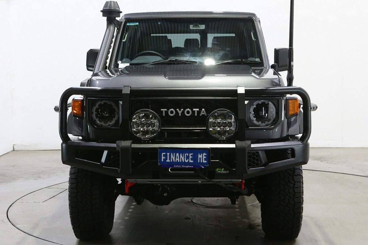2025 Toyota Landcruiser GXL GDJL76R