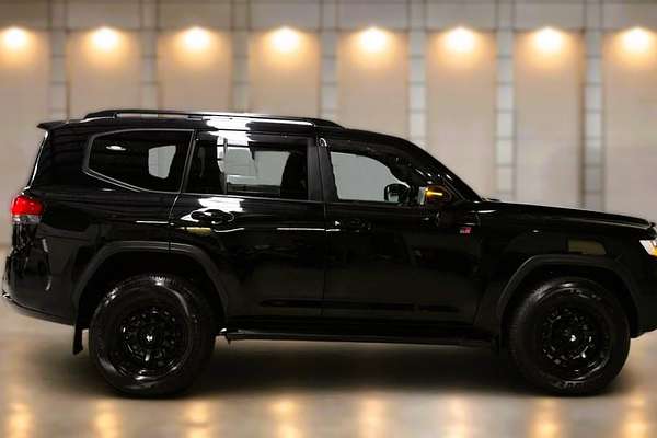 2023 Toyota Landcruiser GR Sport FJA300R