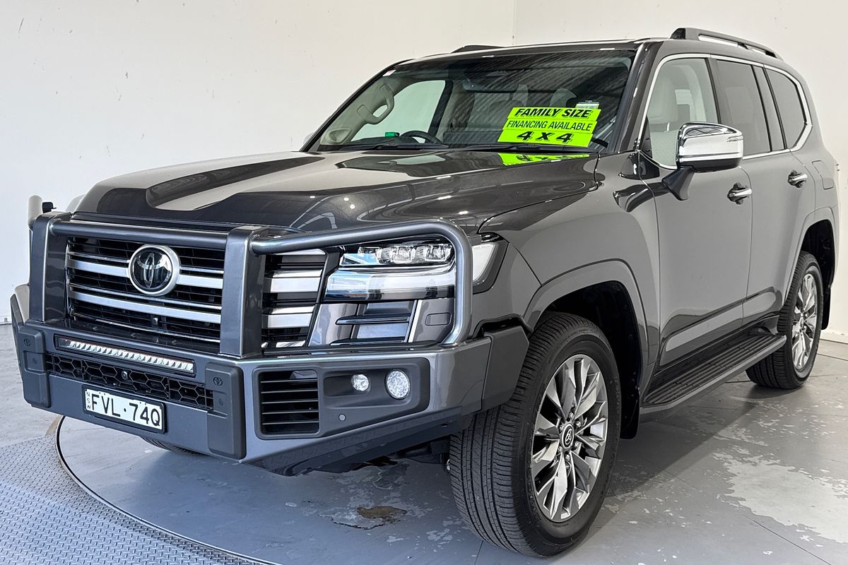 2025 Toyota Landcruiser Sahara ZX FJA300R