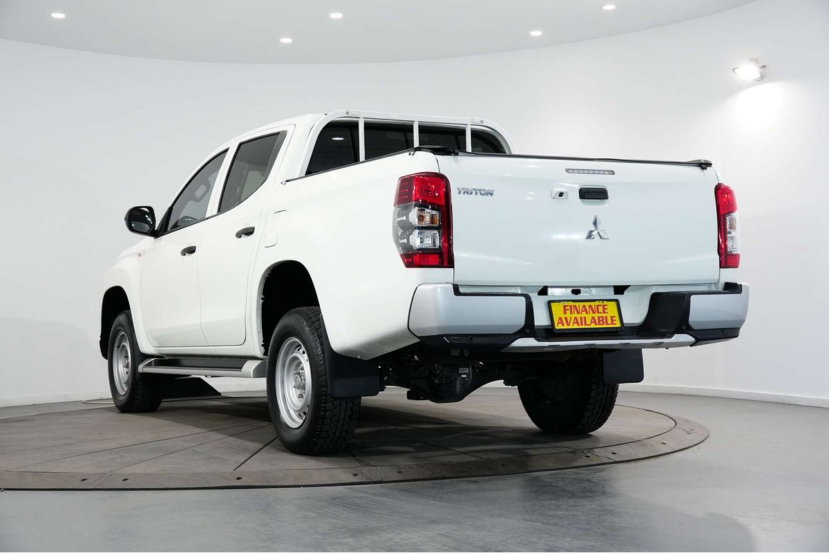 2022 Mitsubishi Triton GLX MR 4X4