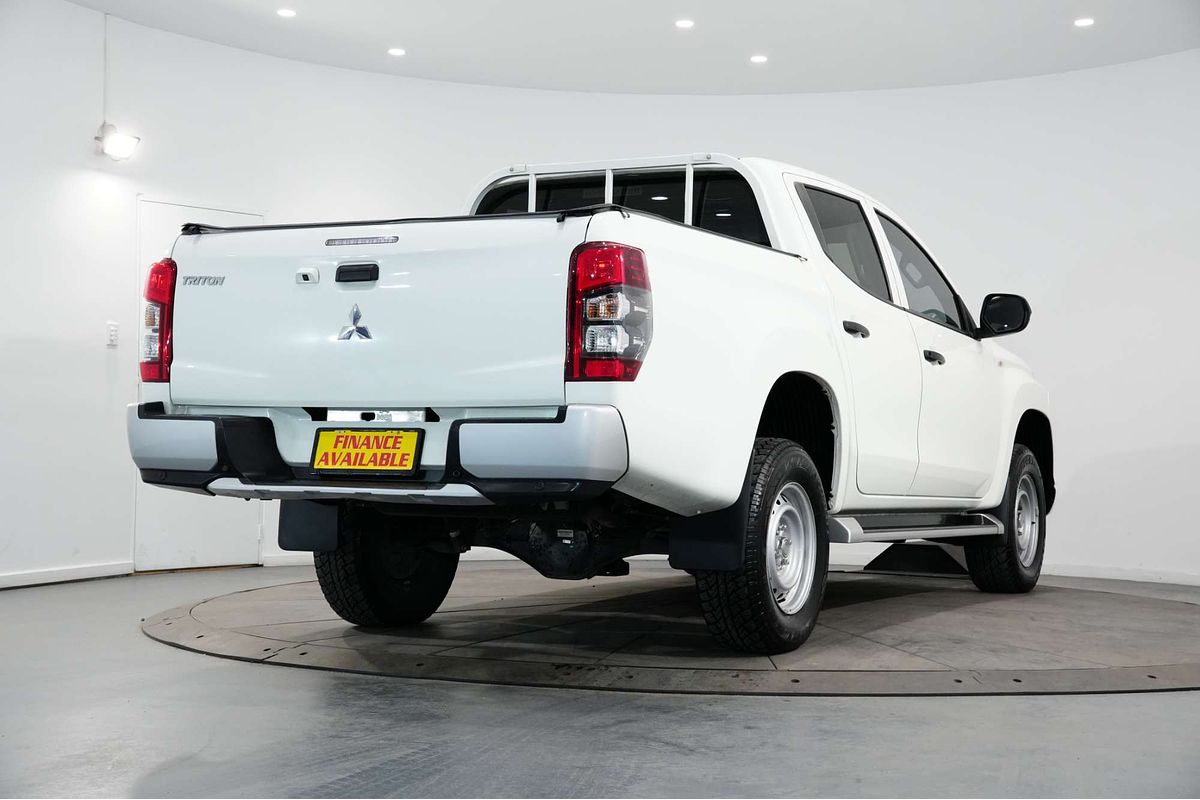 2022 Mitsubishi Triton GLX MR 4X4