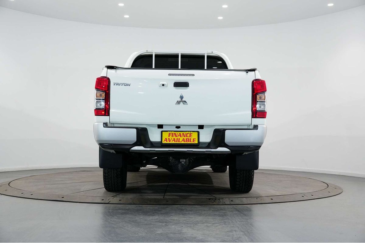 2022 Mitsubishi Triton GLX MR 4X4