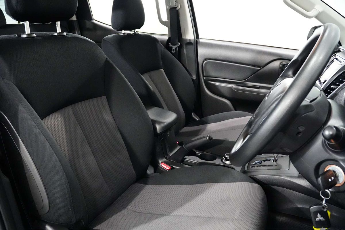 2022 Mitsubishi Triton GLX MR 4X4