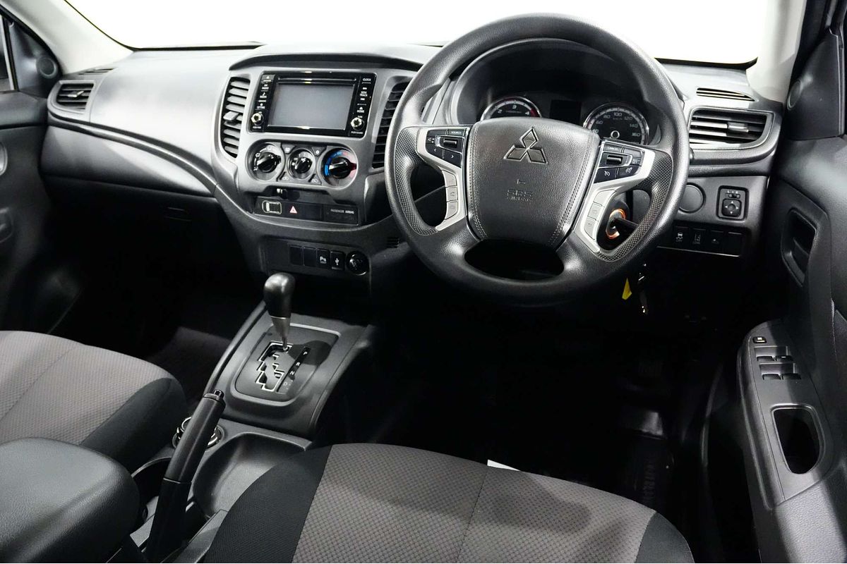 2022 Mitsubishi Triton GLX MR 4X4
