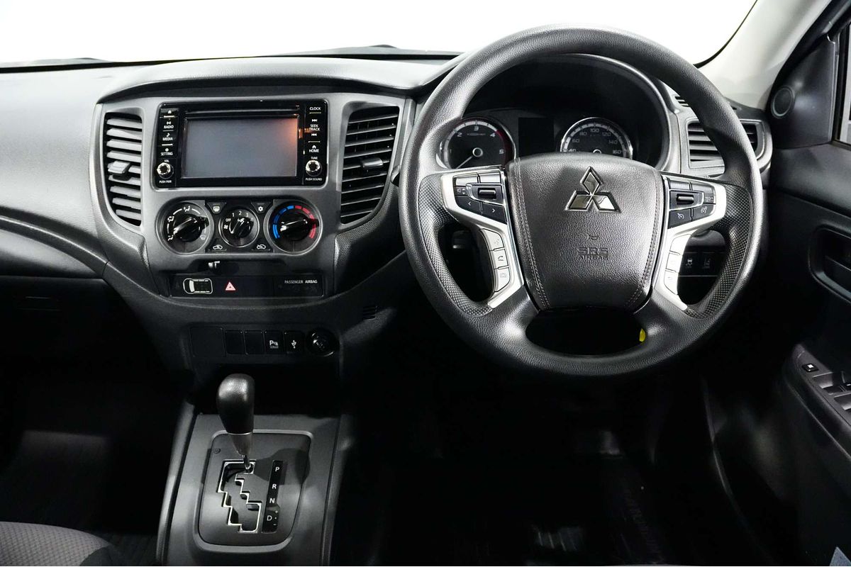 2022 Mitsubishi Triton GLX MR 4X4