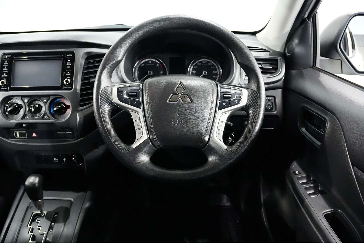 2022 Mitsubishi Triton GLX MR 4X4