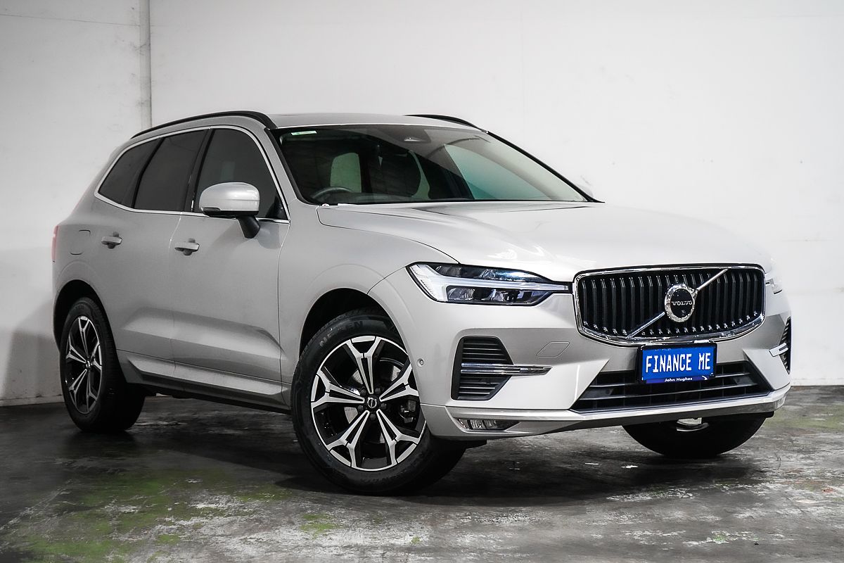 2022 Volvo XC60 B5 Momentum