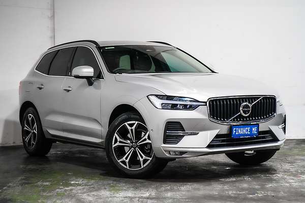 2022 Volvo XC60 B5 Momentum