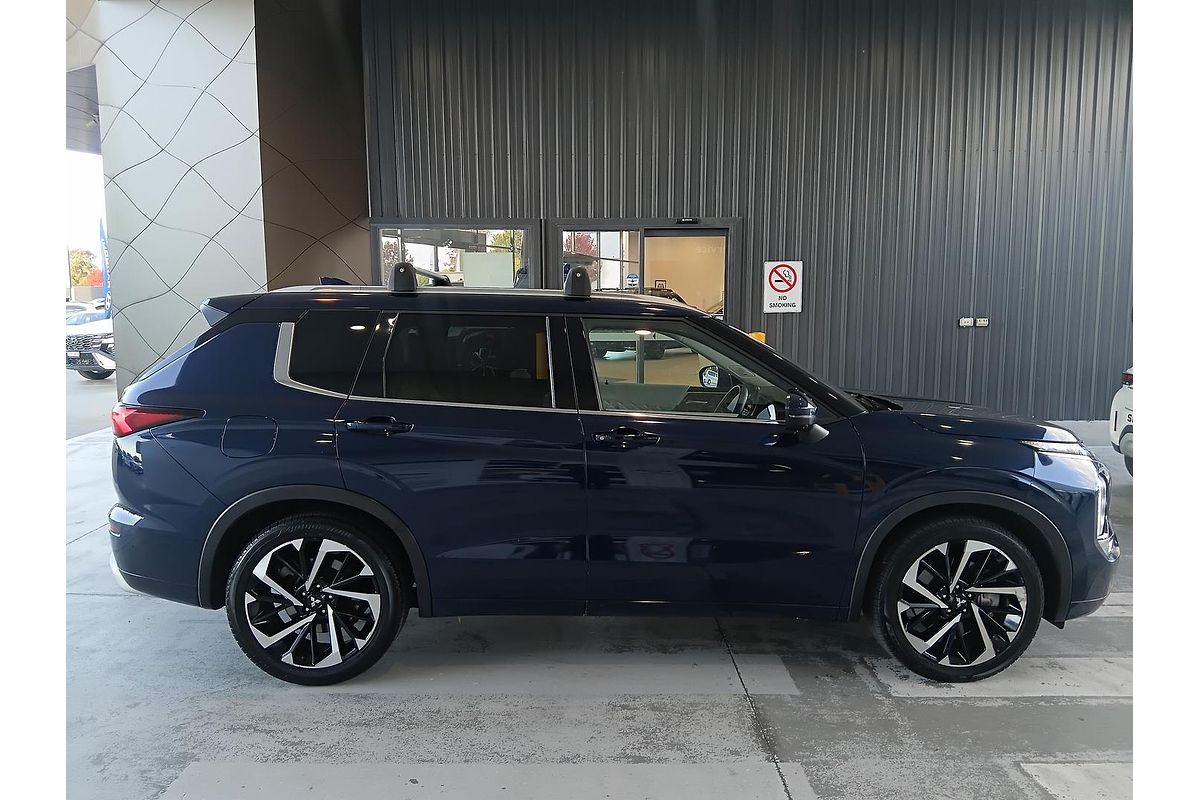 2023 Mitsubishi Outlander Exceed ZM