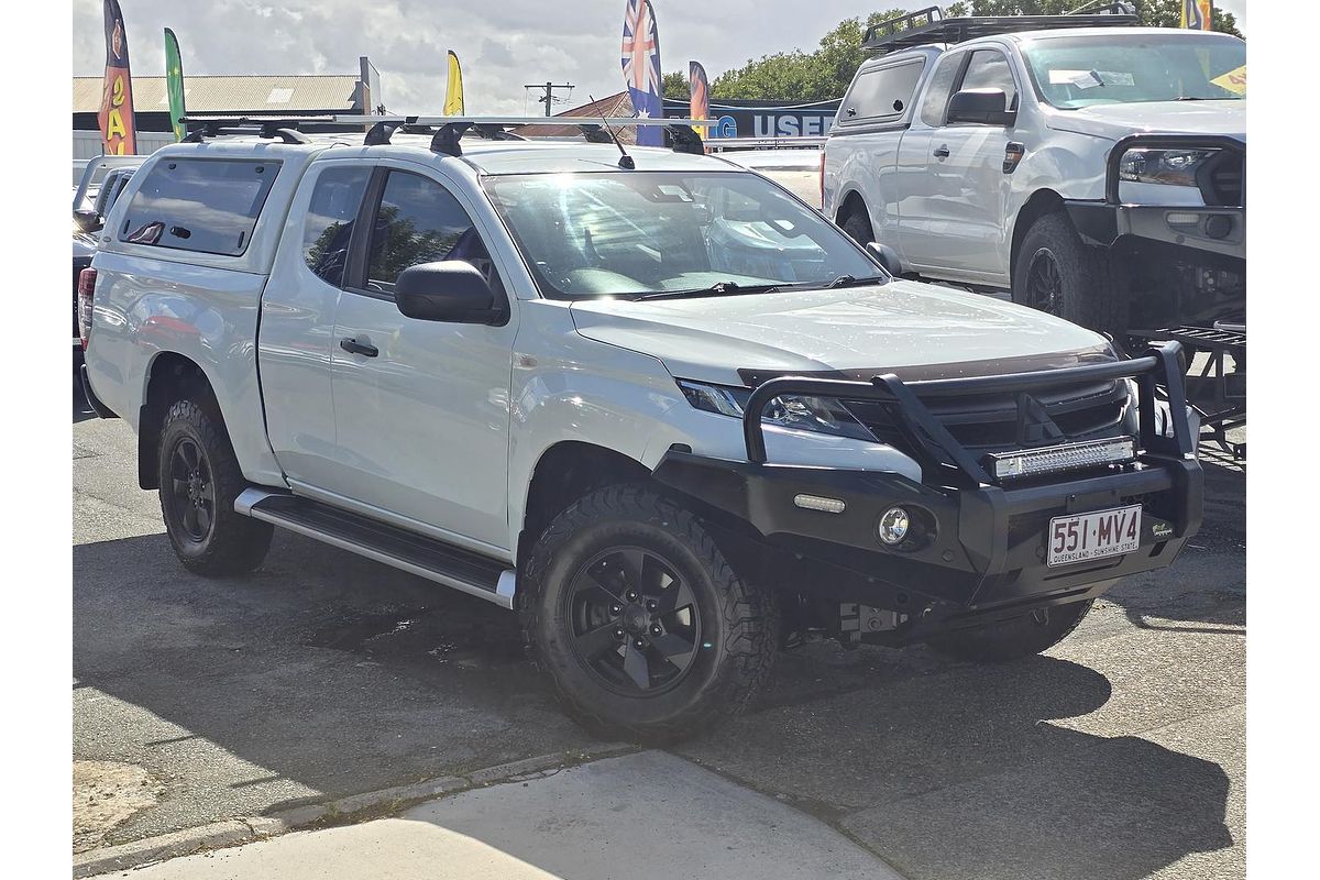 2019 Mitsubishi Triton GLX+ MR 4X4