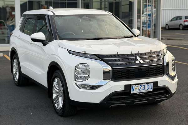 2023 Mitsubishi Outlander ES ZM