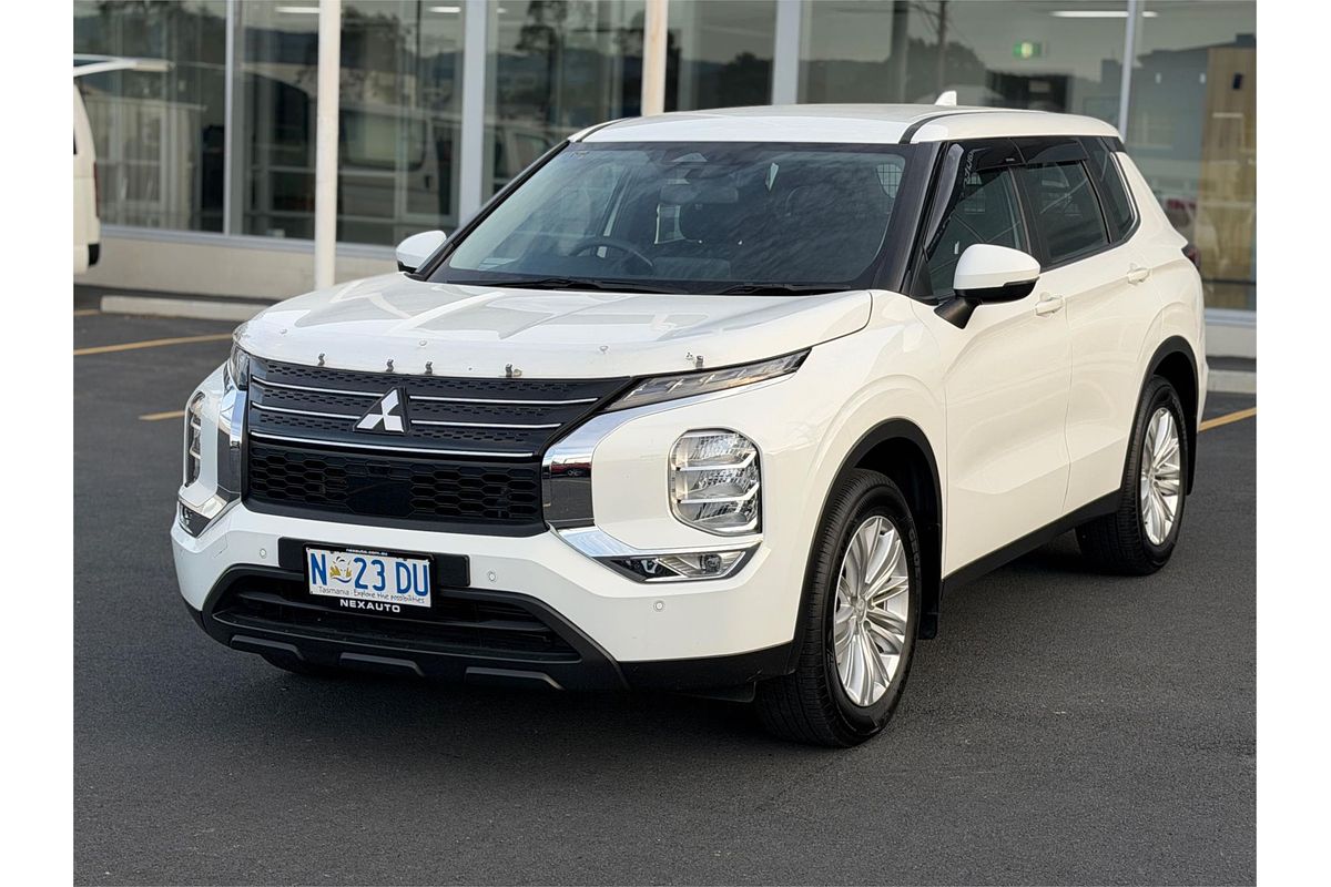 2023 Mitsubishi Outlander ES ZM