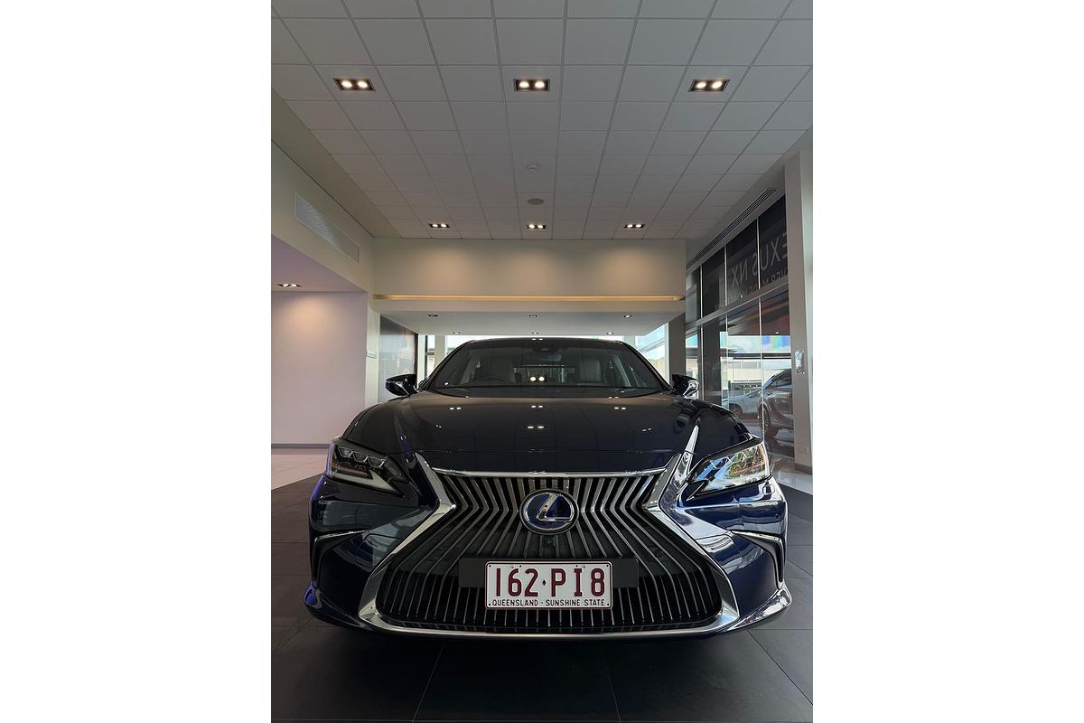 2019 Lexus ES ES300h Sports Luxury AXZH10R