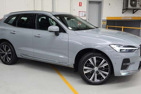 2024 Volvo XC60 Plus B5