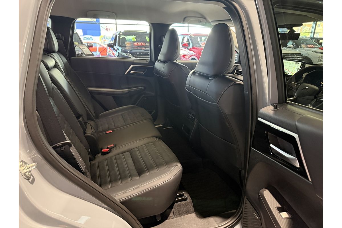 2025 Mitsubishi ZM Outlander ASPIRE 2.4L PHEV AWD 7ST