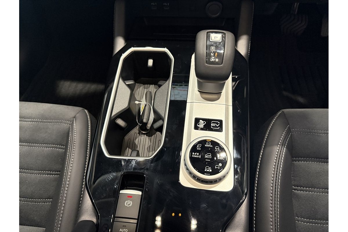 2025 Mitsubishi ZM Outlander ASPIRE 2.4L PHEV AWD 7ST