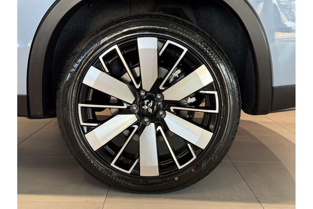 2025 Mitsubishi ZM Outlander ASPIRE 2.4L PHEV AWD 7ST
