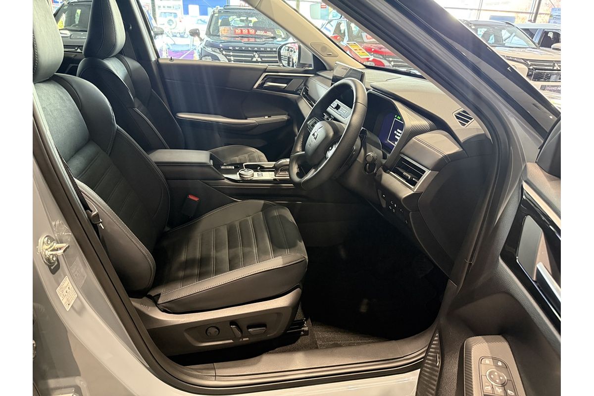 2025 Mitsubishi ZM Outlander ASPIRE 2.4L PHEV AWD 7ST