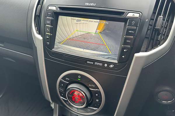 2014 Isuzu MU-X LS-T thumb-24