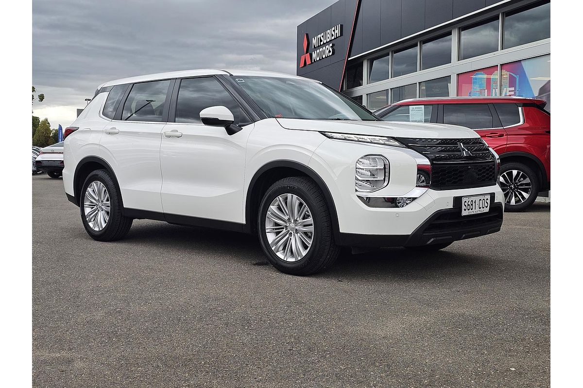 2022 Mitsubishi Outlander ES ZM