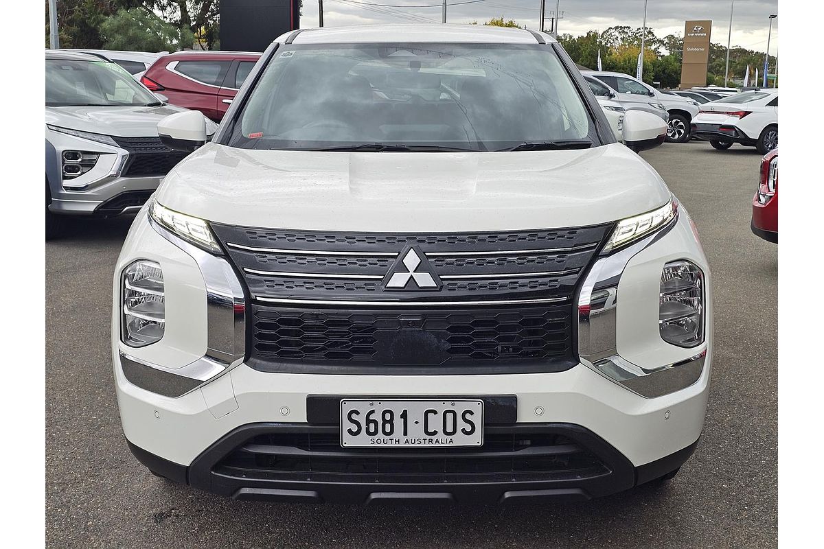 2022 Mitsubishi Outlander ES ZM