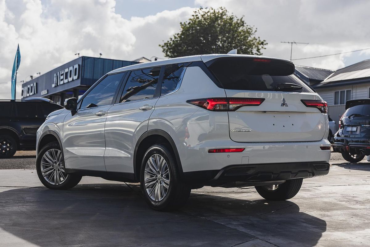 2022 Mitsubishi Outlander ES ZM