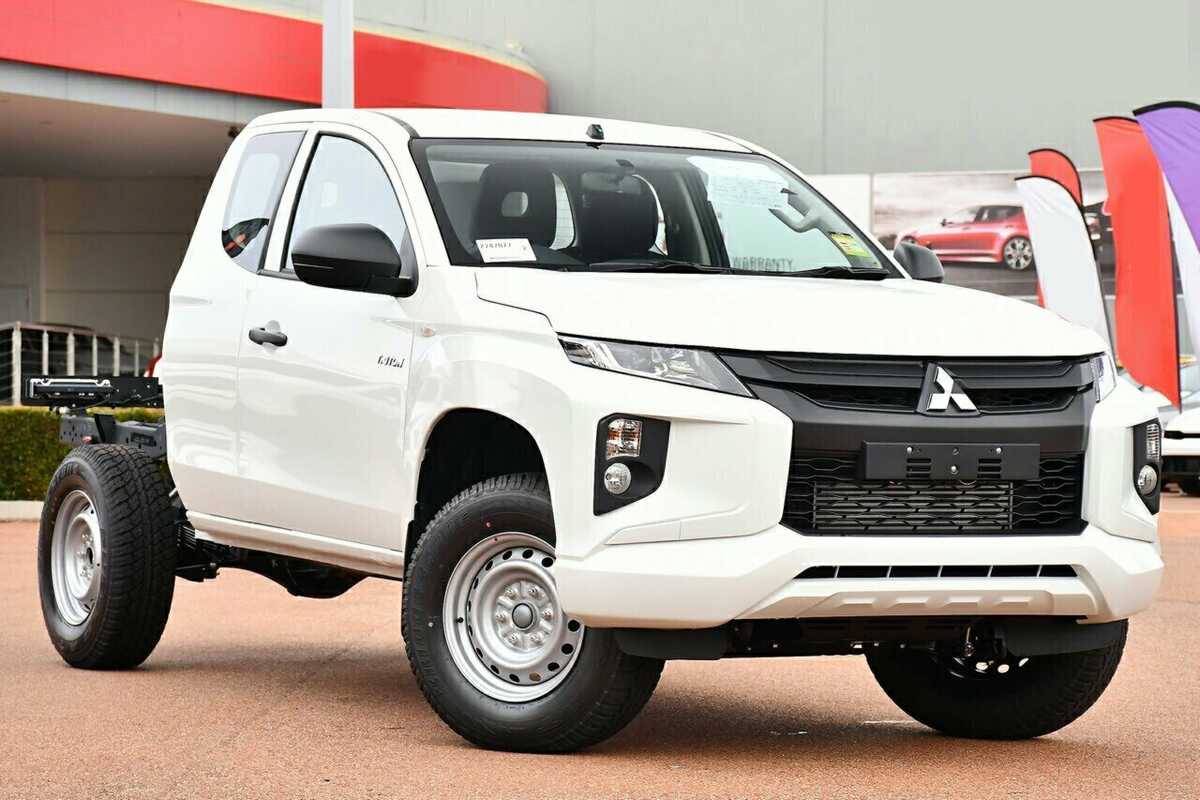 2023 Mitsubishi Triton GLX Club Cab MR MY23 Print John Hughes