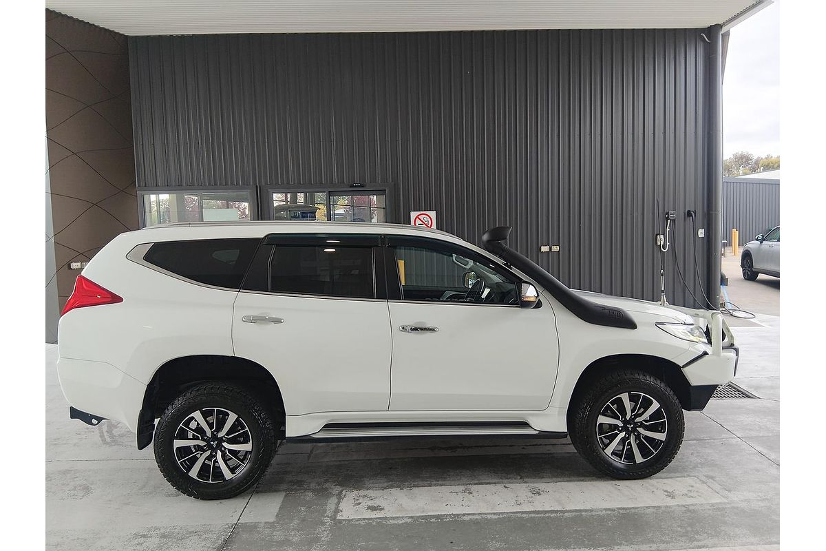 2016 Mitsubishi Pajero Sport GLX QE