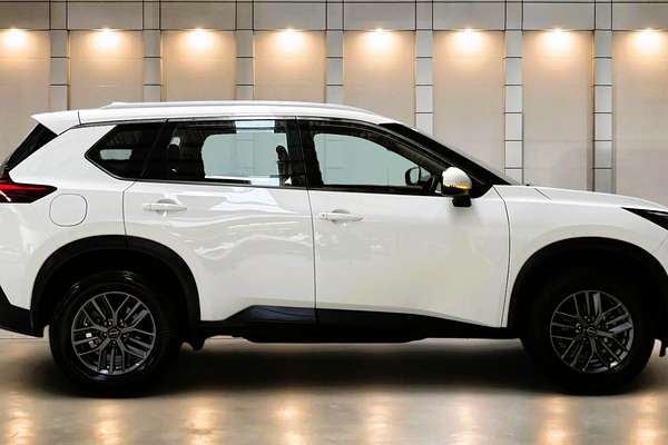 2024 Nissan X-TRAIL ST T33