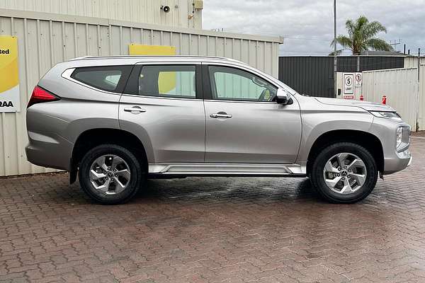 2024 Mitsubishi Pajero Sport GLX QG thumb-4