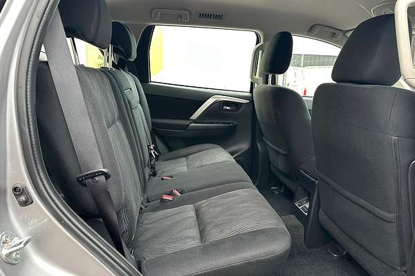 2024 Mitsubishi Pajero Sport GLX QG thumb-6