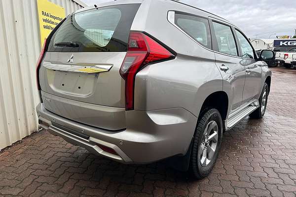 2024 Mitsubishi Pajero Sport GLX QG thumb-9