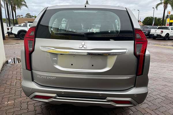 2024 Mitsubishi Pajero Sport GLX QG thumb-11