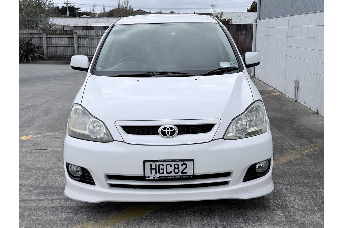 2004 Toyota IPSUM