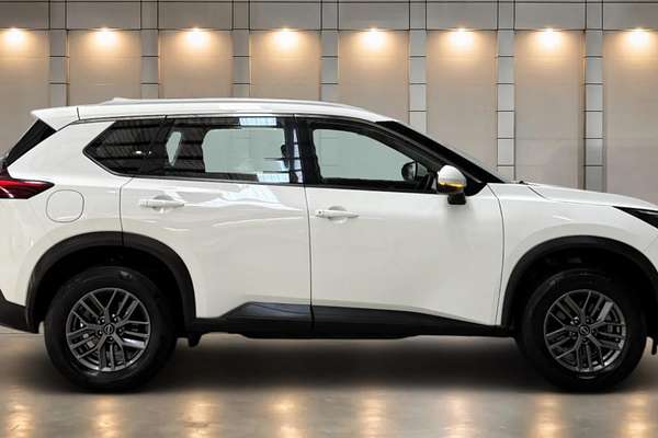 2024 Nissan X-TRAIL ST T33