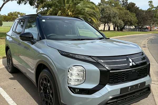 2025 Mitsubishi Outlander LS ZM