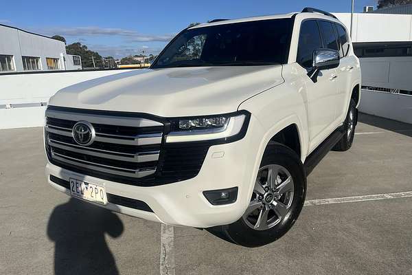 2023 Toyota Landcruiser Sahara FJA300R