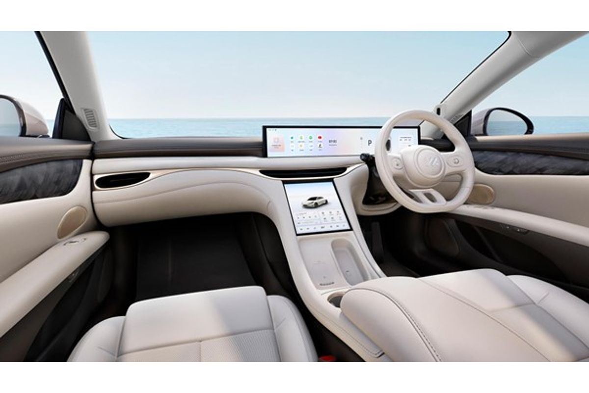 2025 MG IM5 Performance P12L