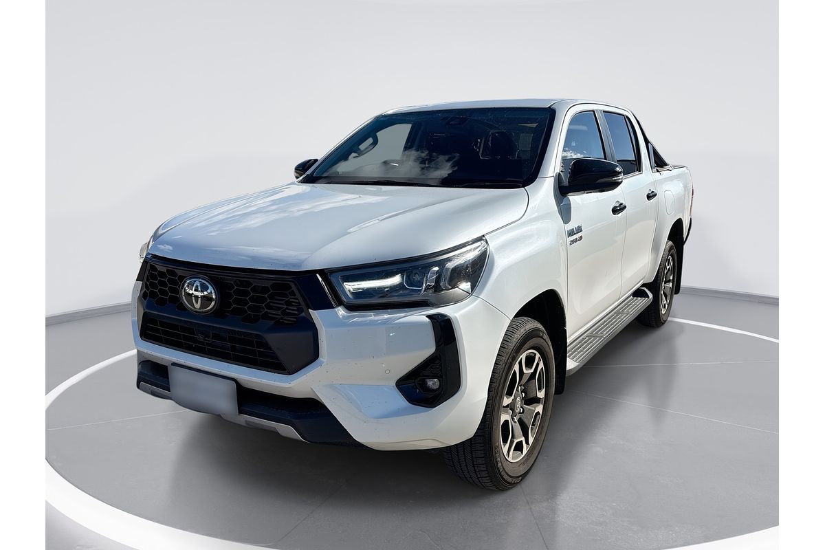 2025 Toyota Hilux SR5 48V GUN126R 4X4