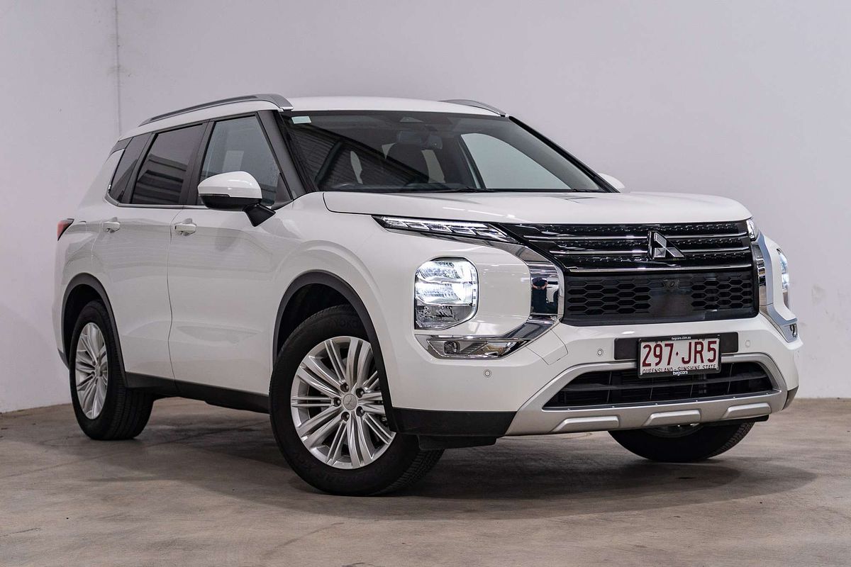 2024 Mitsubishi Outlander LS ZM