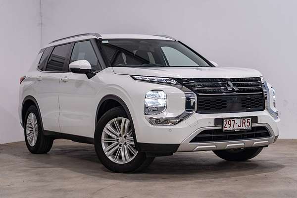 2024 Mitsubishi Outlander LS ZM
