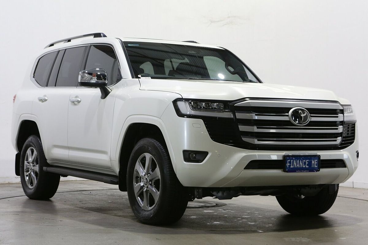 2025 Toyota Landcruiser Sahara FJA300R