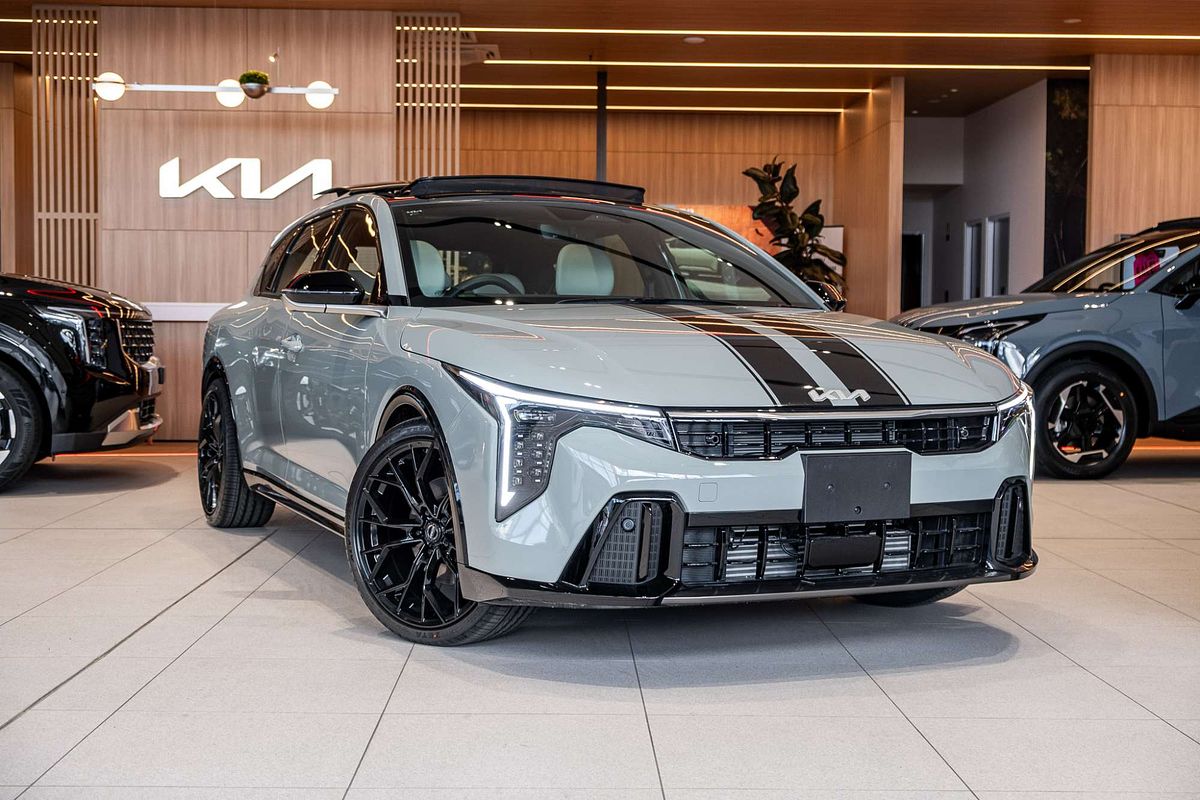 2025 Kia K4 GT-Line CL4m