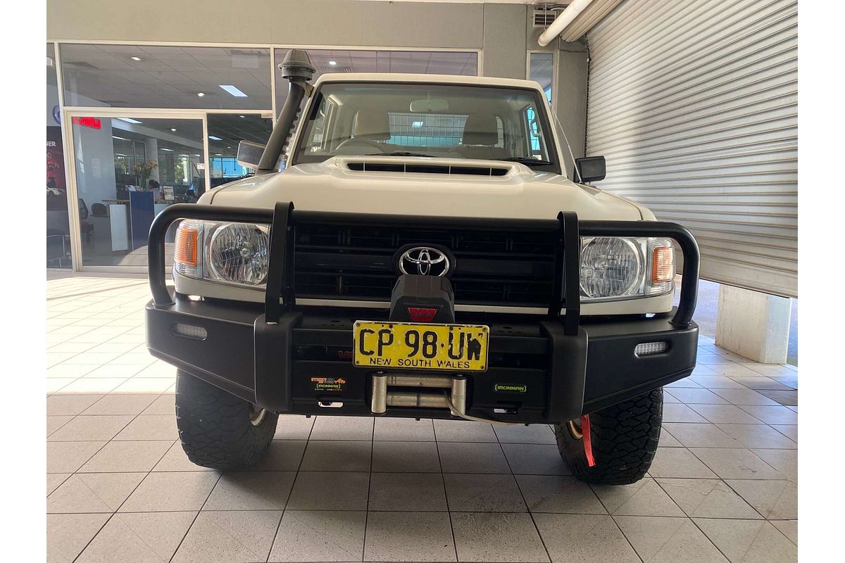 LANDCRUISER VDJ79R MY18 WORKMATE (4x4) 4.5L DTV8 DIESEL TURBO F/INJ 5 SP MANUAL C/CHAS 