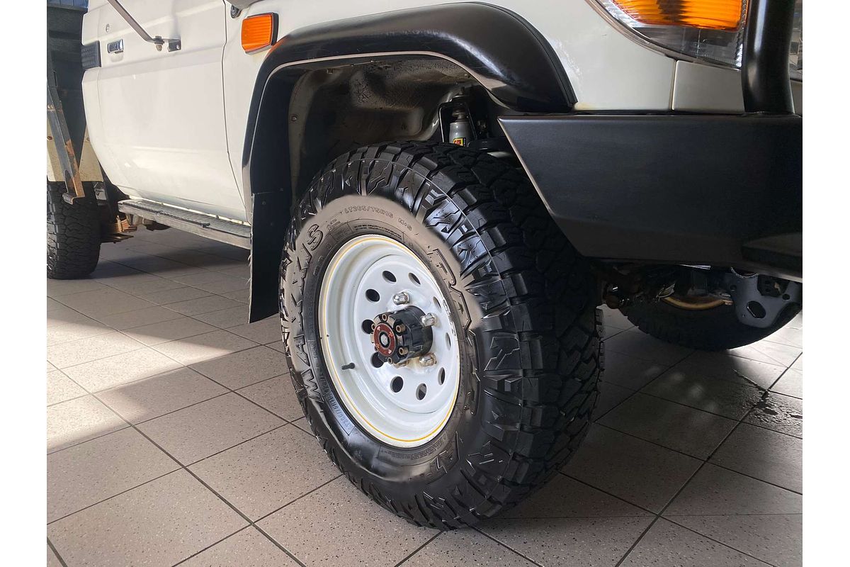 LANDCRUISER VDJ79R MY18 WORKMATE (4x4) 4.5L DTV8 DIESEL TURBO F/INJ 5 SP MANUAL C/CHAS 