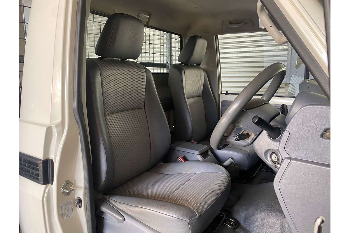 LANDCRUISER VDJ79R MY18 WORKMATE (4x4) 4.5L DTV8 DIESEL TURBO F/INJ 5 SP MANUAL C/CHAS 