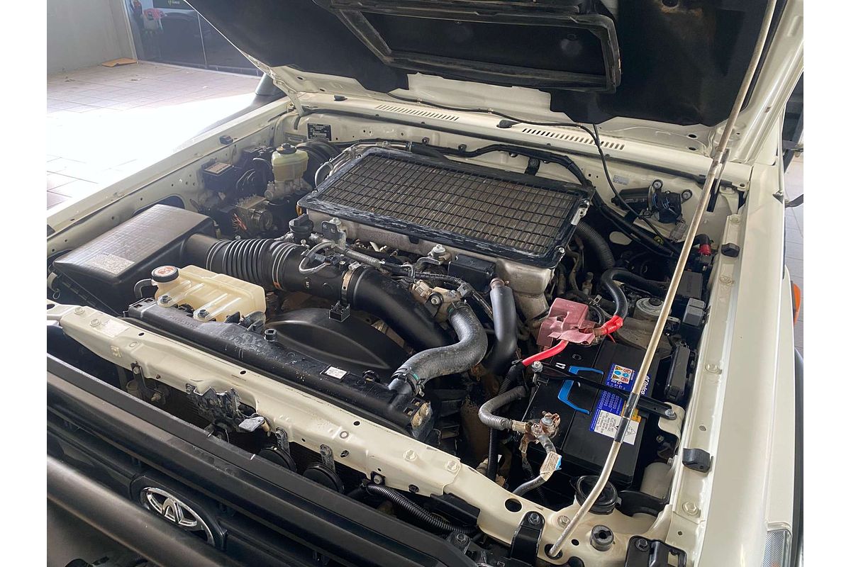 LANDCRUISER VDJ79R MY18 WORKMATE (4x4) 4.5L DTV8 DIESEL TURBO F/INJ 5 SP MANUAL C/CHAS 