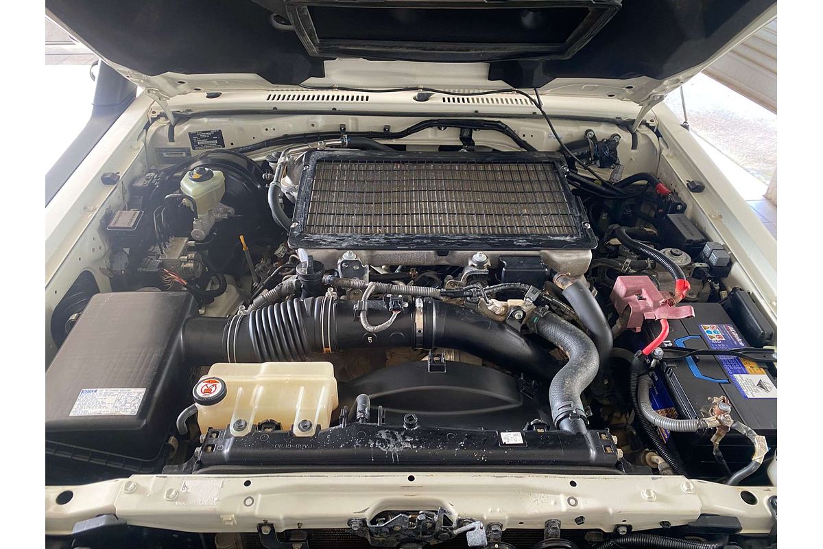 LANDCRUISER VDJ79R MY18 WORKMATE (4x4) 4.5L DTV8 DIESEL TURBO F/INJ 5 SP MANUAL C/CHAS 
