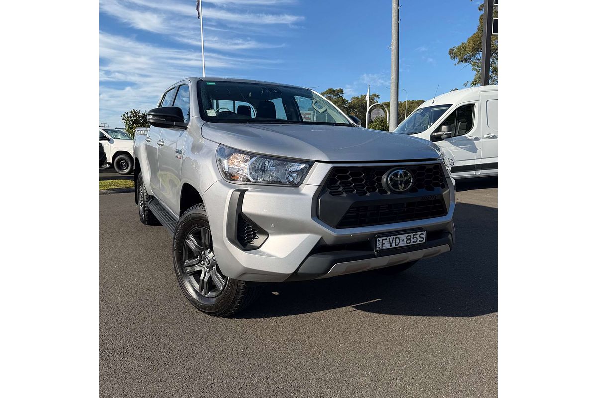 2025 Toyota Hilux SR GUN126R 4X4